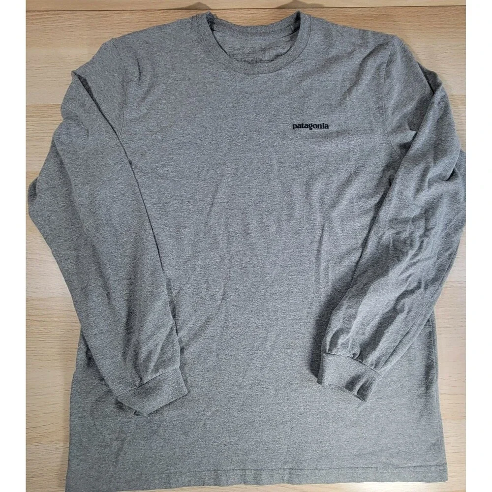 Patagonia Mens Long Sleeved Shirt Size Medium P-6 Logo Responsibili-Tee Gray